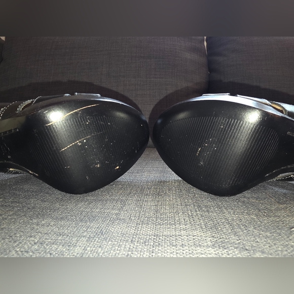 Michael Kors Black Sandal, Size 8 - Picture 11 of 12